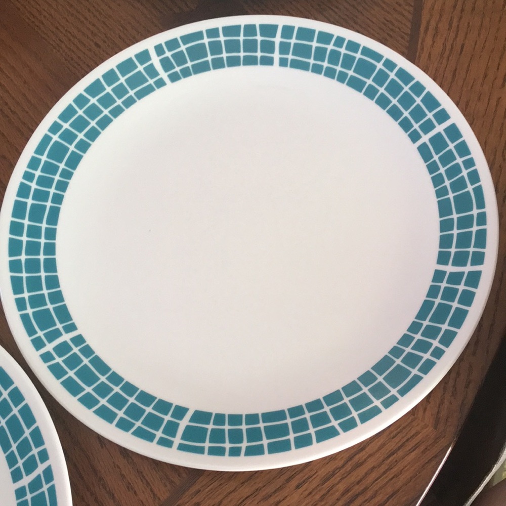 2 Dinner Plates Corelle Corningware Aqua Tiles